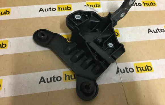 Land Rover Discovery Sport Front shock absorber mounting bracket LR114227 K8D2114B06A