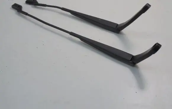Front wiper blade arm