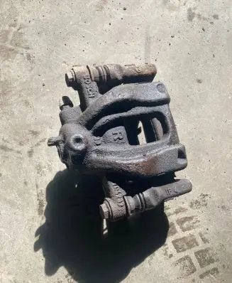 Honda CR-V Rear brake caliper