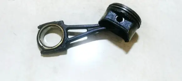 Opel Astra G Piston with connecting rod th03