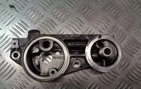 Mazda 6 Oil filter mounting bracket