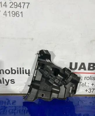 Volvo XC70 Front bumper mounting bracket 31214960