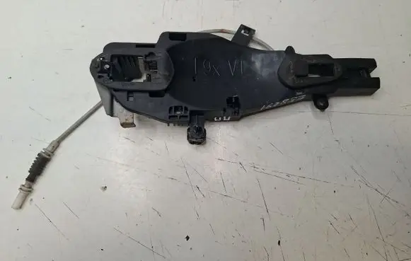 BMW 3 E90 E91 Front door exterior handle/bracket 7059971