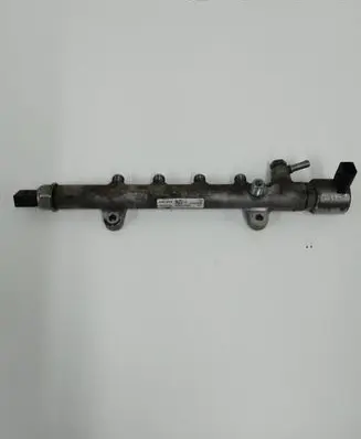 Mercedes-Benz E W212 Fuel main line pipe A6510700495 R9144Z240A