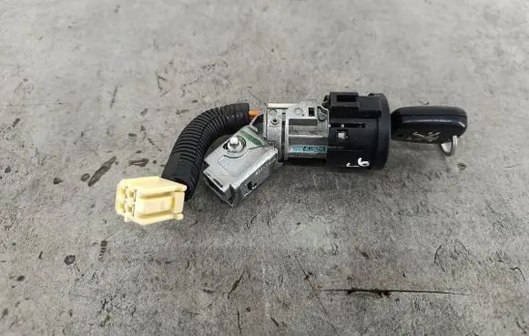 Peugeot 107 Ignition lock N0502200N0501412