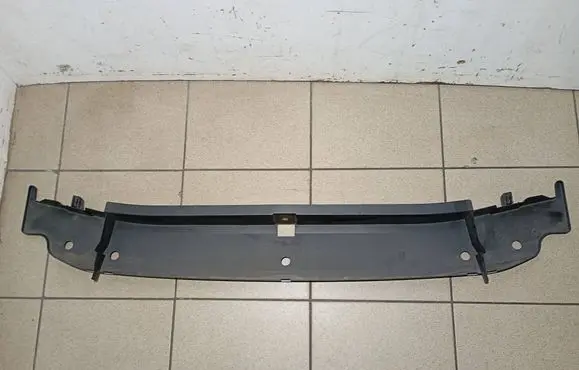 Front bumper lip