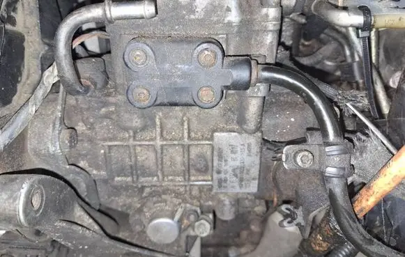 Audi A4 S4 B5 8D Fuel injection high pressure pump 0460404963