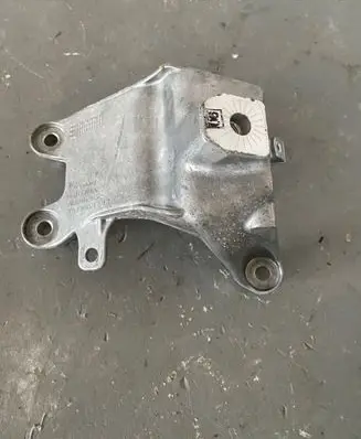 Porsche Macan (95B) Engine mounting bracket 95B192308C