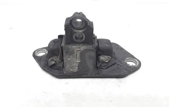 Volvo XC90 Engine mount bracket 30748811