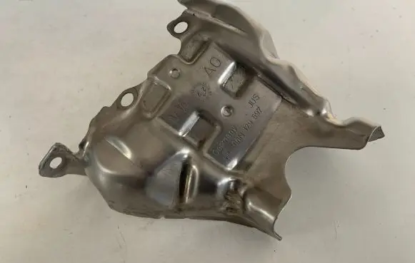 Audi Q5 SQ5 Other engine bay part 06N129597