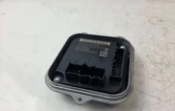 Peugeot 308 Headlight ballast module Xenon 985841618000 443180256 A3C1217310000