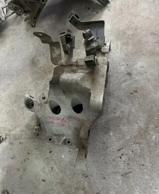 Fiat Grande Punto Engine mounting bracket 55195377