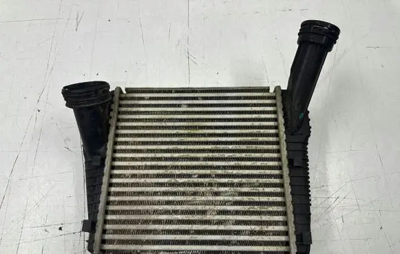 Audi Q7 4L Intercooler radiator 966112018W26 96611 2018W26