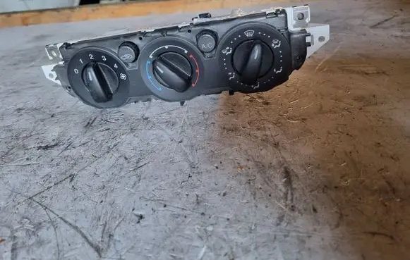 Ford Focus Climate control unit 3M5T19980AD