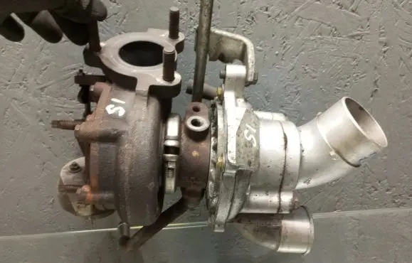 Lexus IS 220D-250-350 Turbo 1720126120 VB33 101129340E