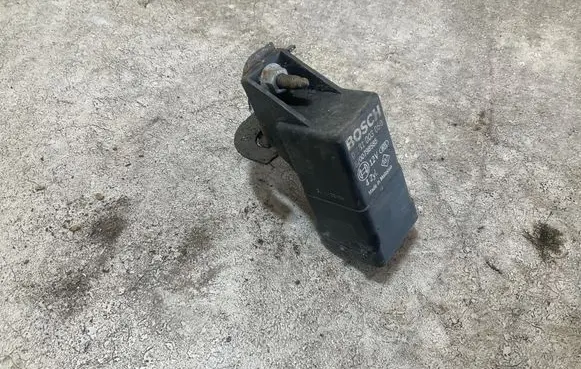 Glow plug pre-heat relay