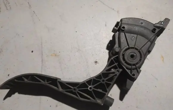Volkswagen Polo V 6R Accelerator throttle pedal 6Q1721503M