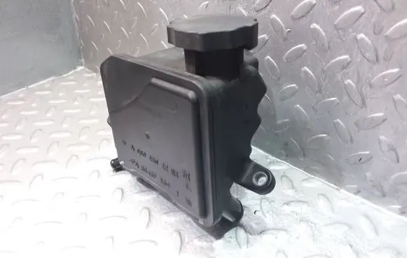 Mercedes-Benz E W212 Power steering fluid tank/reservoir A0004602283 0004602283