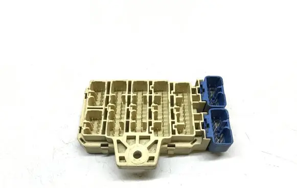Toyota Land Cruiser (HDJ90) Fuse module 358D08 0067 K4132