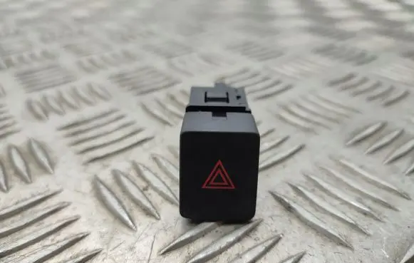 Nissan X-Trail T32 Hazard light switch