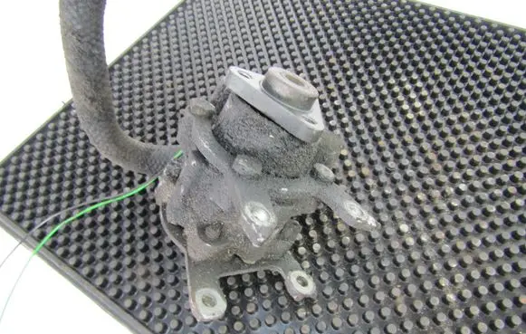BMW 3 E36 Power steering pump 11127