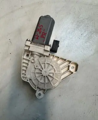 Mercedes-Benz B W245 Front door window regulator motor A1698204242