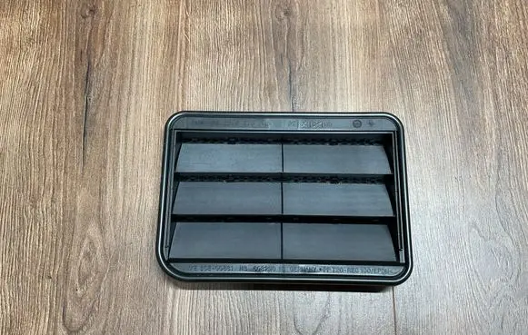 BMW M4 F82 F83 Quarter panel pressure vent 64229176945