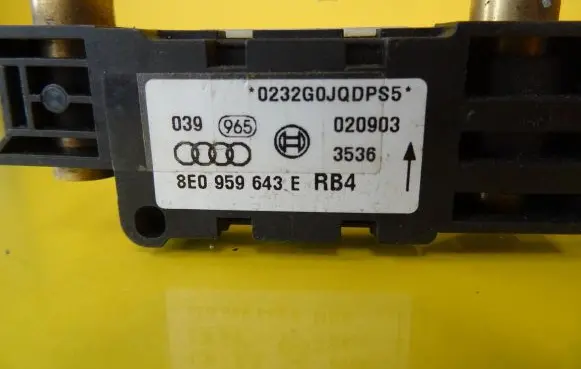Audi A6 S6 C5 4B Airbag deployment crash/impact sensor 8E0959643E
