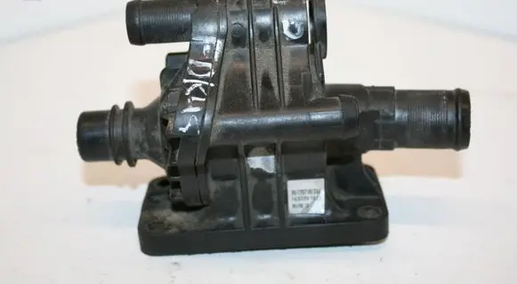 Thermostat/thermostat housing