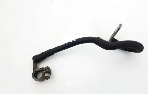 Volkswagen Golf V Positive cable (battery)