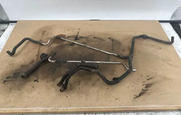 Skoda Octavia Mk2 (1Z) Fuel injector supply line/pipe 