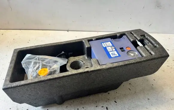 Opel Astra K Spare wheel mounting bracket 