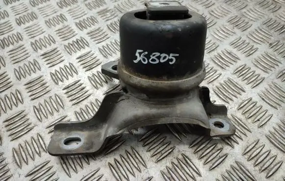 Volvo XC70 Engine mount bracket