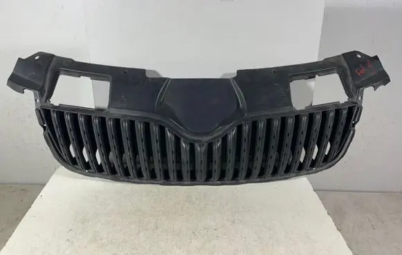 Skoda Fabia Mk2 (5J) Front bumper upper radiator grill 5J0853668A
