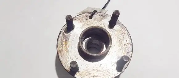 Chevrolet Tacuma Rear wheel hub