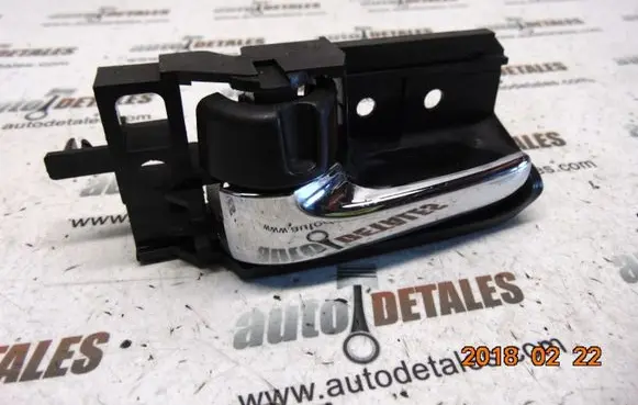 Toyota Avensis T250 Front door interior handle 50594A1