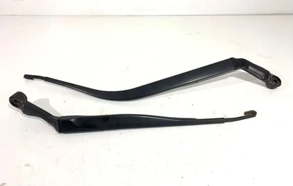 Infiniti Q70 Y51 Front wiper blade arm