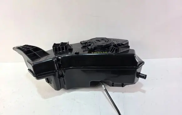 BMW X5 G05 AdBlue liquid reservoir 