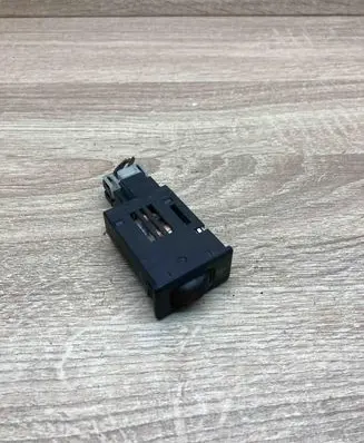 Nissan Primera Panel lighting control switch 321025