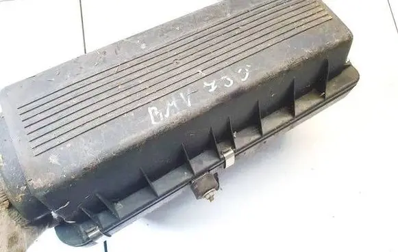BMW 7 E32 Air filter box 1716905
