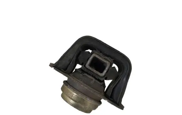 Peugeot 307 Engine mount bracket