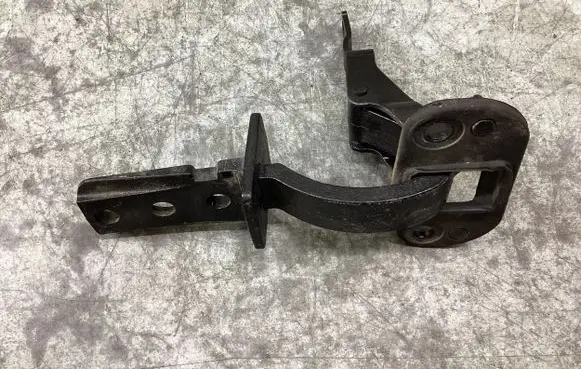 Volvo V70 Tailgate/trunk/boot hinge 312184256 AA8SAUK1