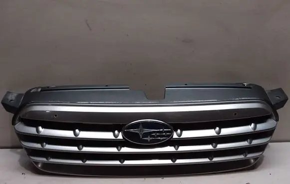 Subaru Outback Front bumper upper radiator grill 91121AG160