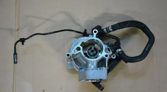 Audi A6 S6 C7 4G Vacuum pump 06L145100B