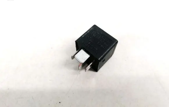 BMW 5 E60 E61 Other relay 61366901469 v23136-j6-x48