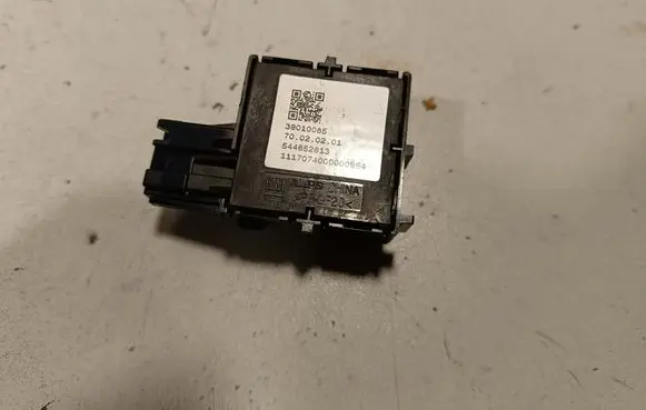 Opel Insignia B Seat control switch 39010085