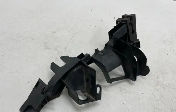 Mercedes-Benz C W205 Other engine bay part A2058311801