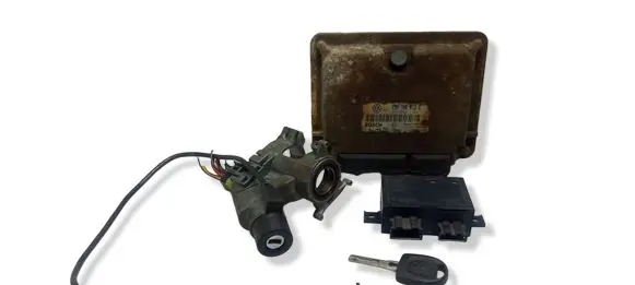 Volkswagen Polo III 6N 6N2 6NF Engine ECU kit and lock set 038906013E