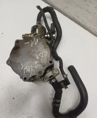 Audi A4 S4 B8 8K Vacuum pump 06J145100B 06H127025K