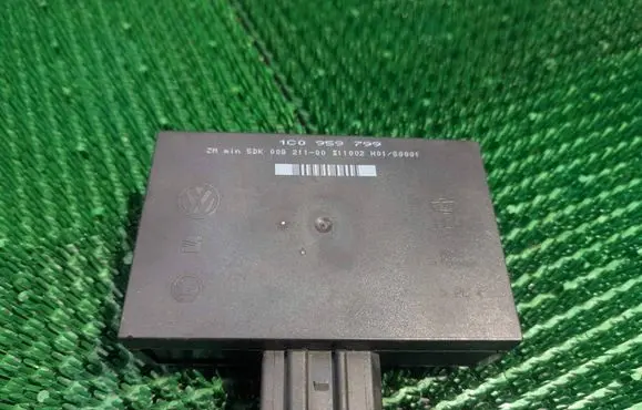 Volkswagen Bora Comfort/convenience module 1C0959799